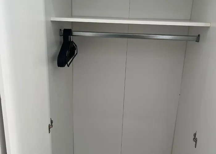 New Near Hauptbahnhof & Kingsize Bed *