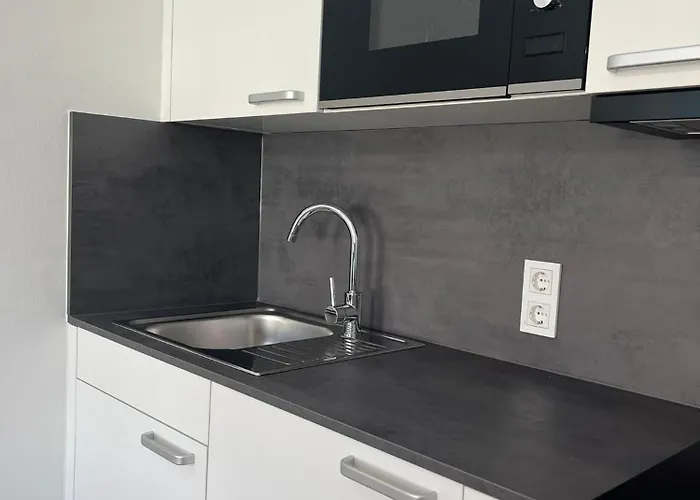 New Near Hauptbahnhof & Kingsize Bed *